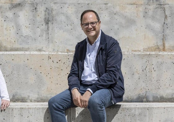 Cesar Luena ,hace un año, en el parque FelipeVI de Logroño, antes de lasúltimas elecciones europeas.