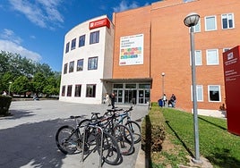 Fotografía de archivo del campus de la UR