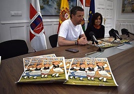 Luis Javier Ayensa y Reyes Zapata, en la presentación del IV Festival Infantil de Danzas de Calahorra.