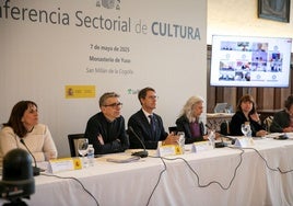 Capellán, en el centro, durante la Conferencia Sectorial de Cultura. .
