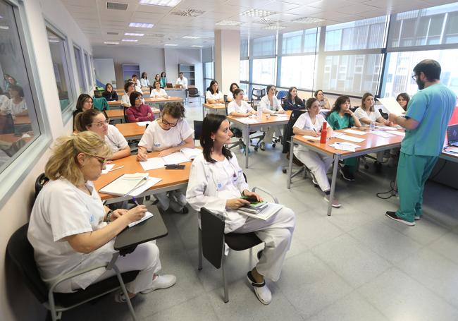 Estudio de casos clínicos en el aula formativa del Centro de Simulación del Cibir.
