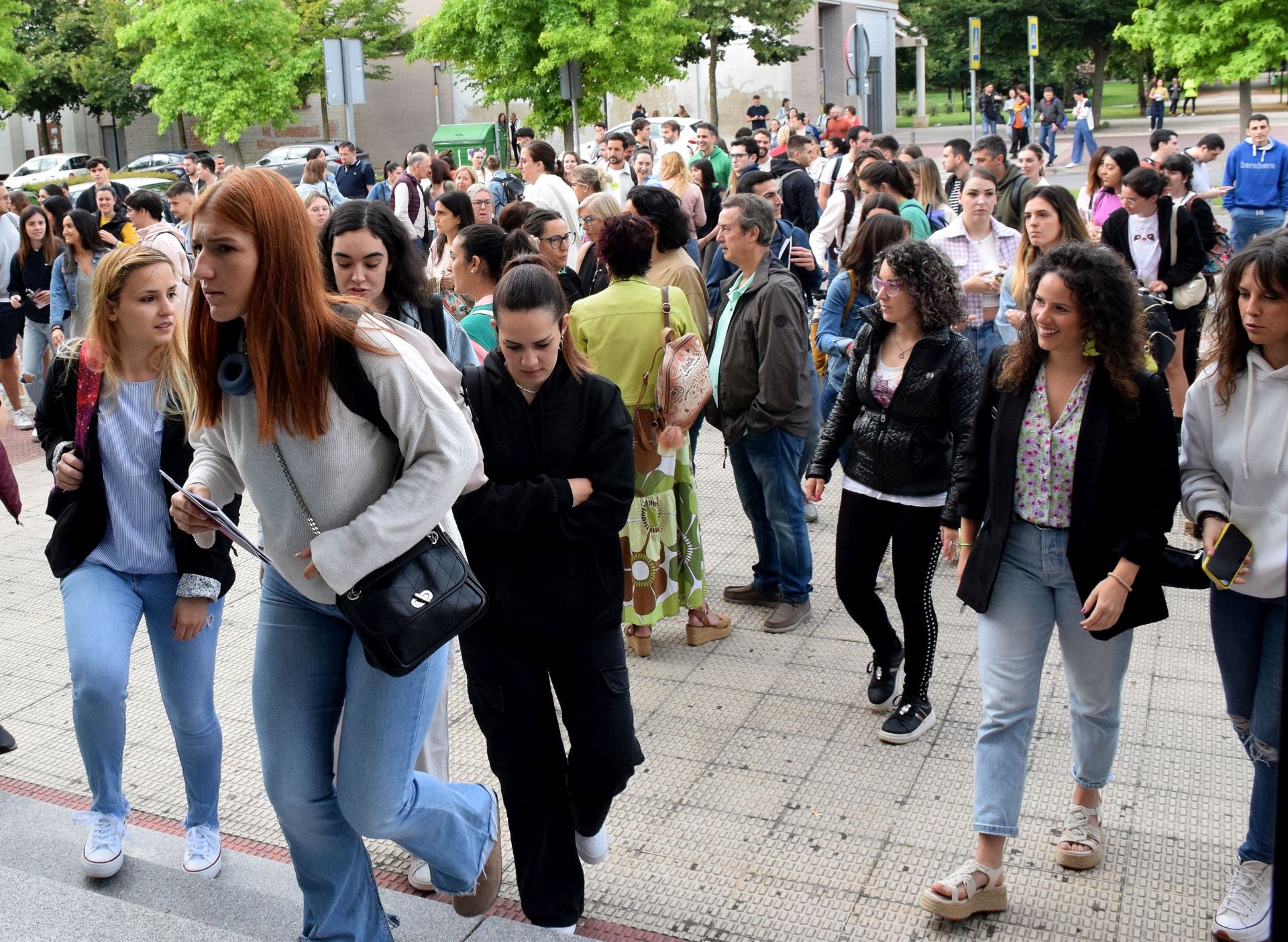 La acumulación de oposiciones del Gobierno regional convoca a más de 15.000 aspirantes