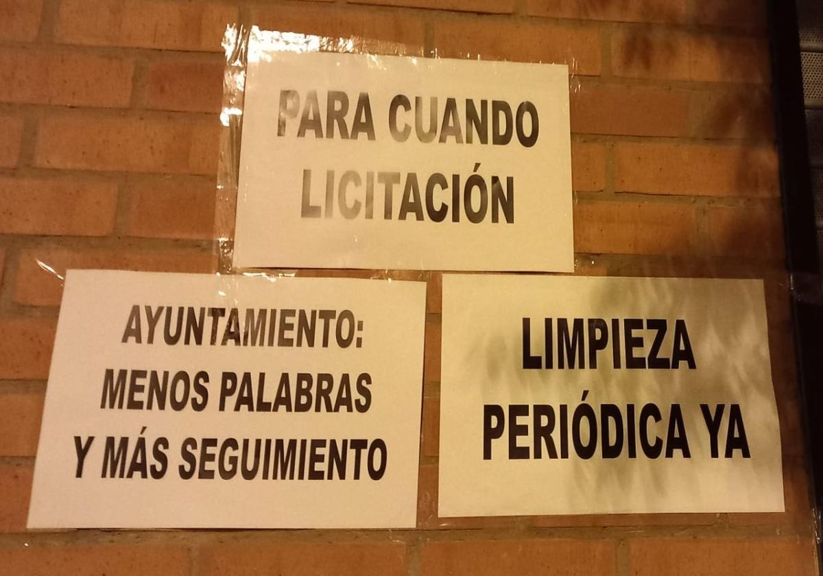 La calle Lardero de Logroño, empapelada en señal de protesta durante unas horas