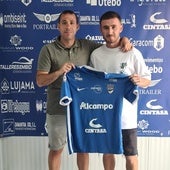 Quique García y Álvaro Barrero, en la presentación del segundo como jugador del Utebo, la pasada temporada.