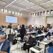 Periodistas acreditados, en la sala de prensa vaticana, durante las jornadas del cónclave.