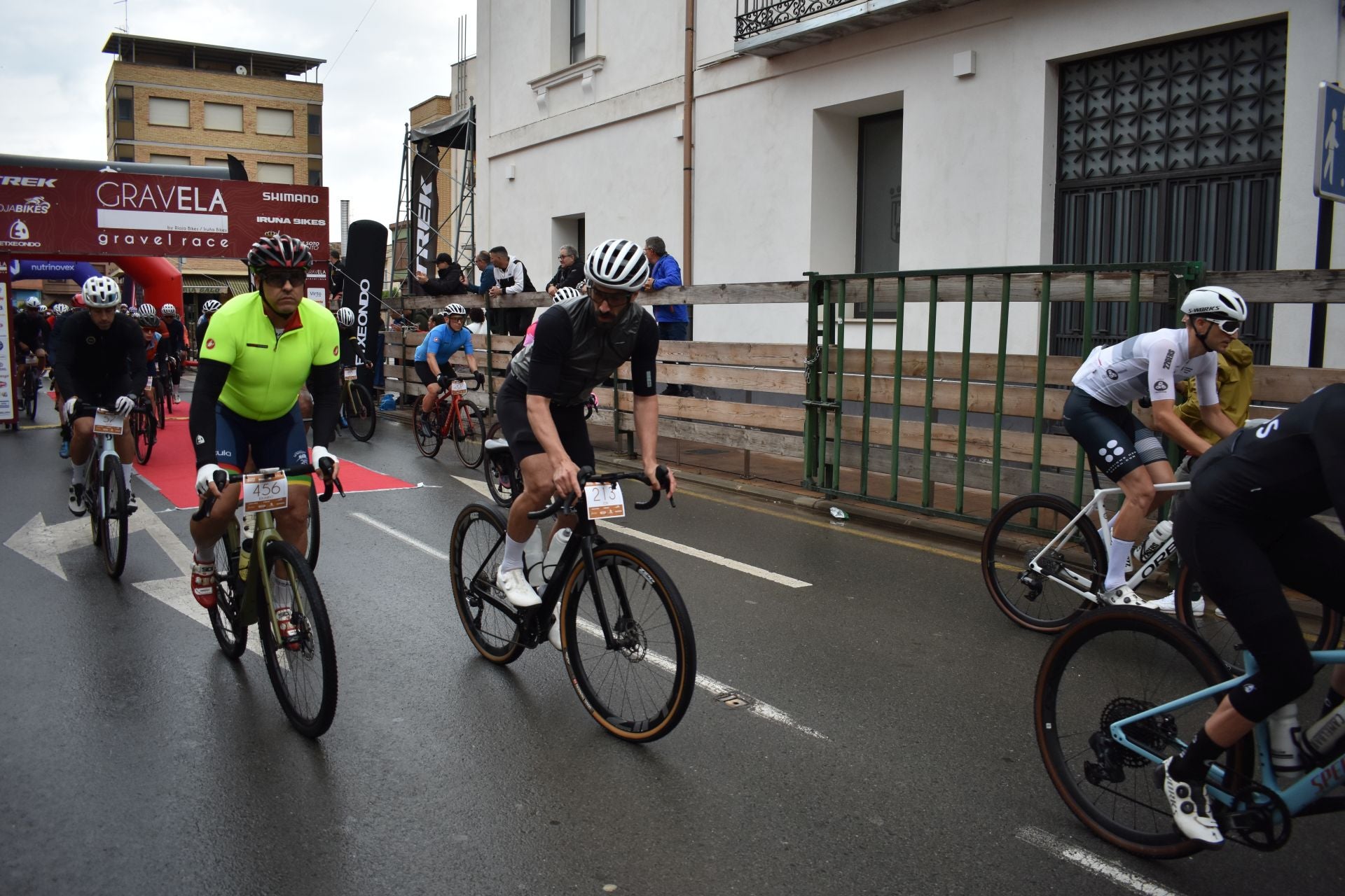 Las imágenes de la carrera solidaria GravELA