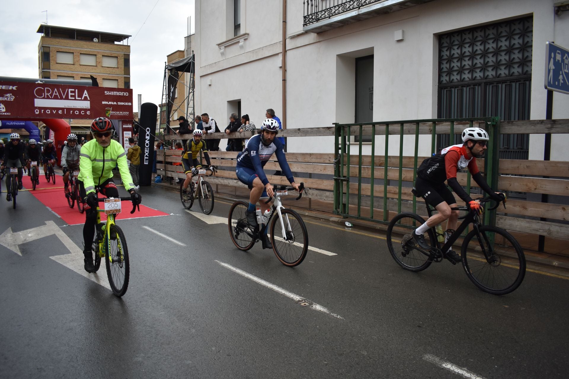Las imágenes de la carrera solidaria GravELA