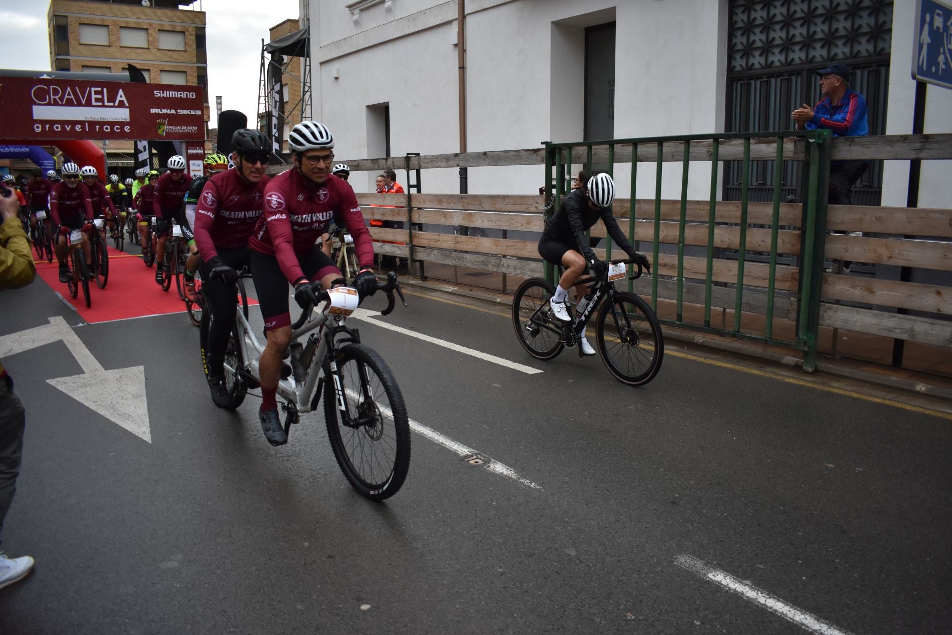 Las imágenes de la carrera solidaria GravELA