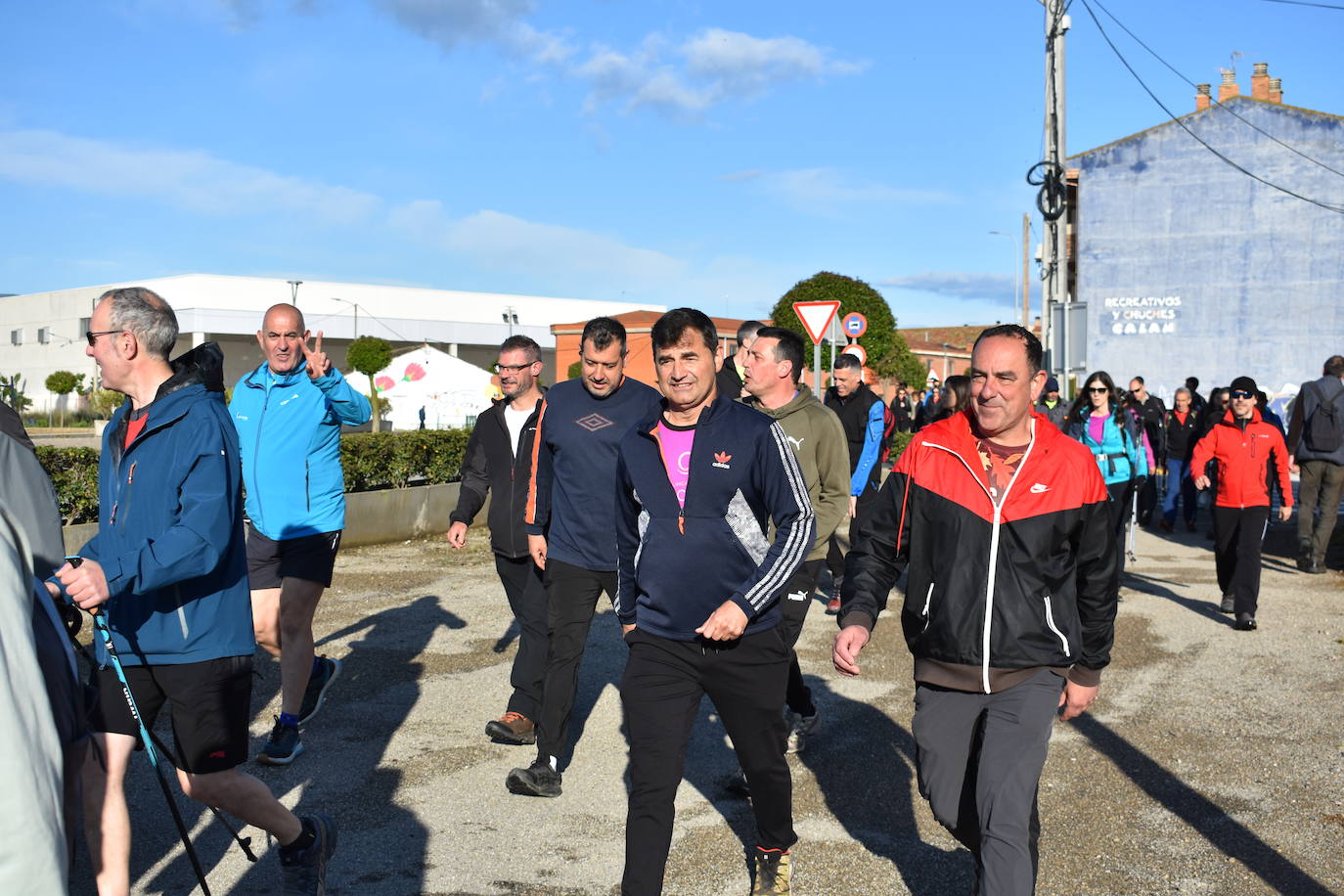 Las imágenes de la marcha senderista en Pradejón