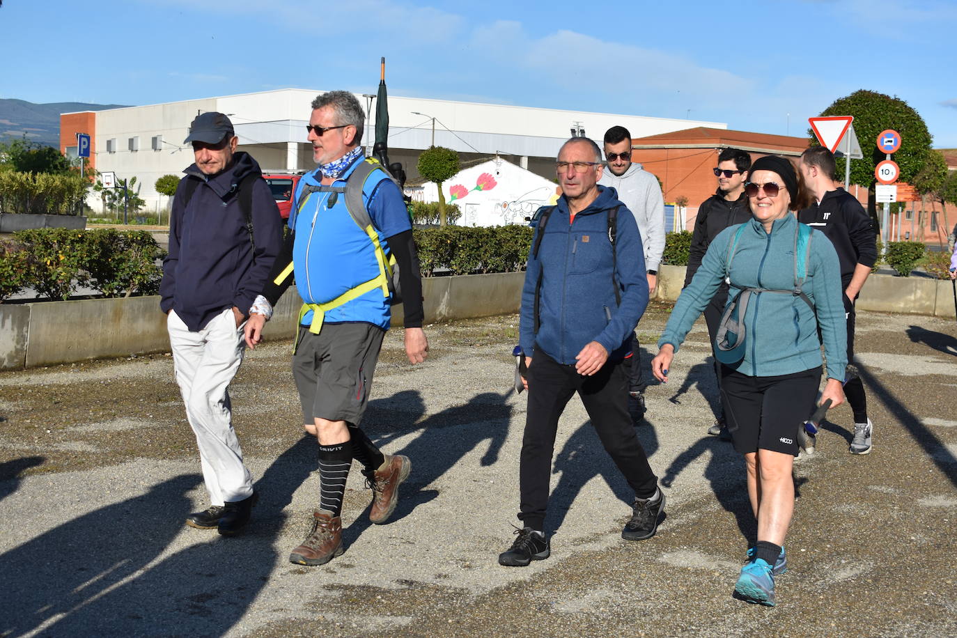 Las imágenes de la marcha senderista en Pradejón