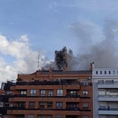 Los Bomberos de Logroño sofocan un incendio en el Burger King de la Gran Vía