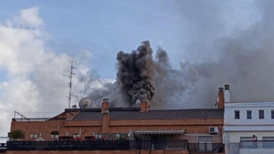 Los Bomberos de Logroño sofocan un incendio en el Burger King de la Gran Vía