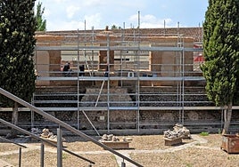 En estos momentos se trabaja en la restauración de la fuente.
