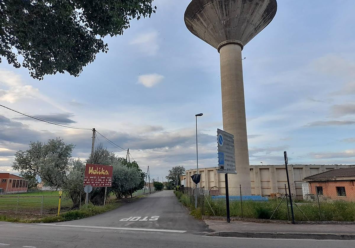 Corte de tráfico en el camino del santuario del Carmen de Calahorra