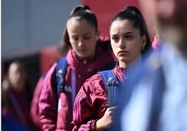 Carlota Chacón, con la sub'17, antes del partido contra Austria.