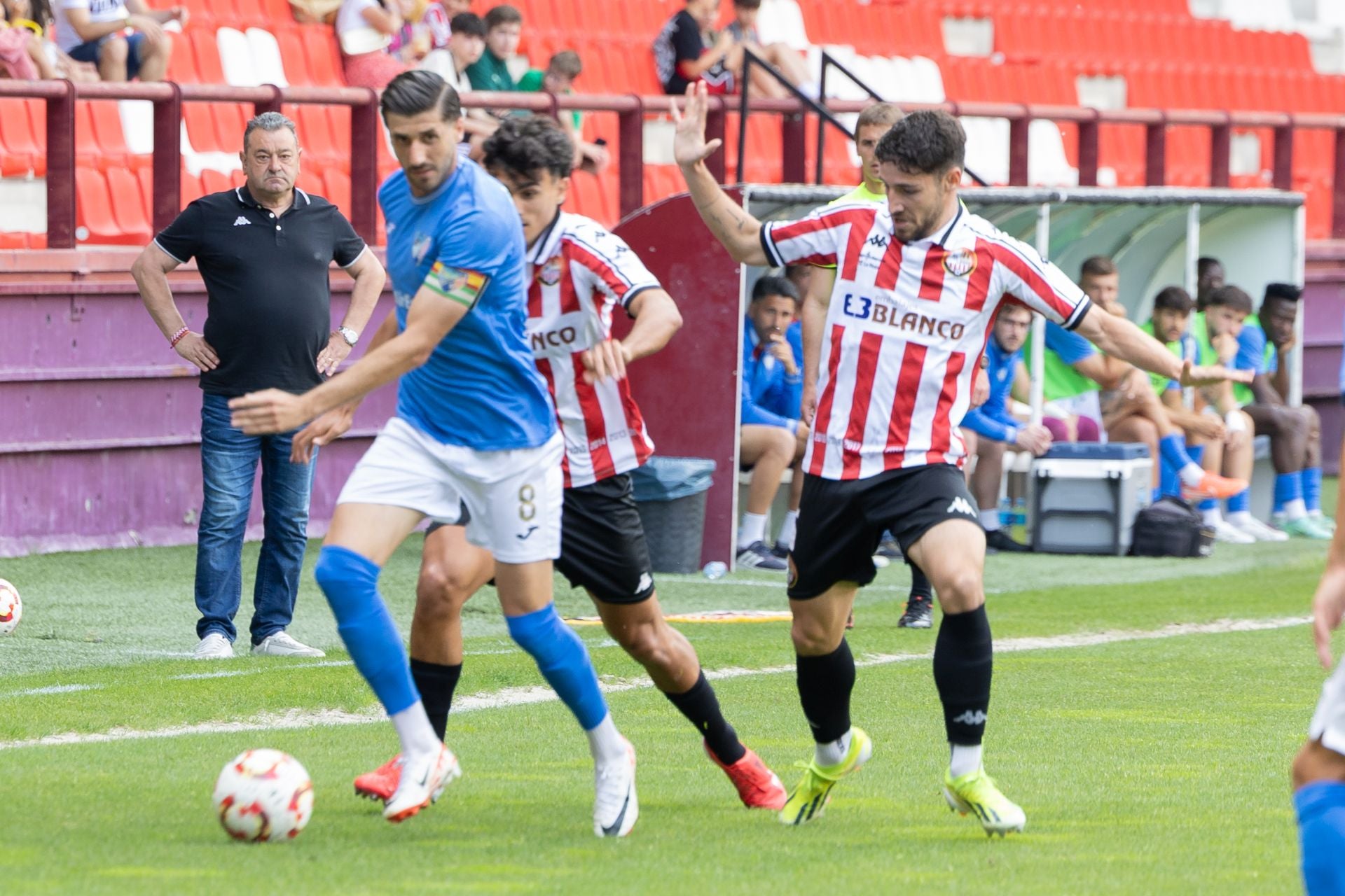 El partido SD Logroñés-Estepona en Las Gaunas