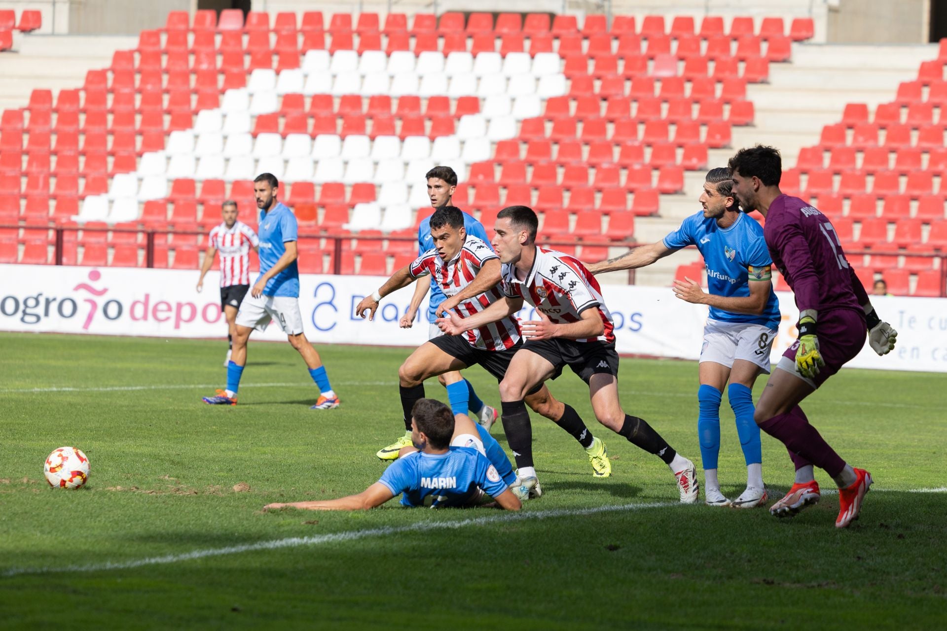 El partido SD Logroñés-Estepona en Las Gaunas