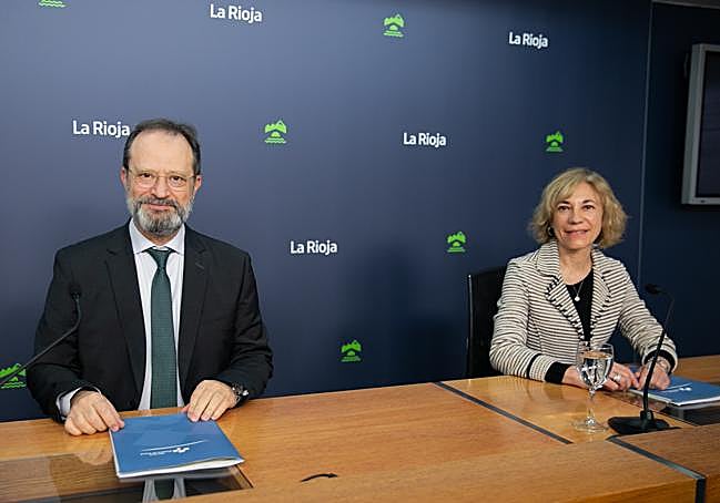 Luis Ángel González y Begoña Lema, en su comparecencia de este lunes.