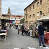Con la llegada del verano y el incremento de puestos, la calle Siervas de Jesús se queda pequeña.