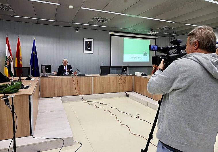 Javier Marca, este martes, durante la presentación de la memoria del TSJR de 2024.