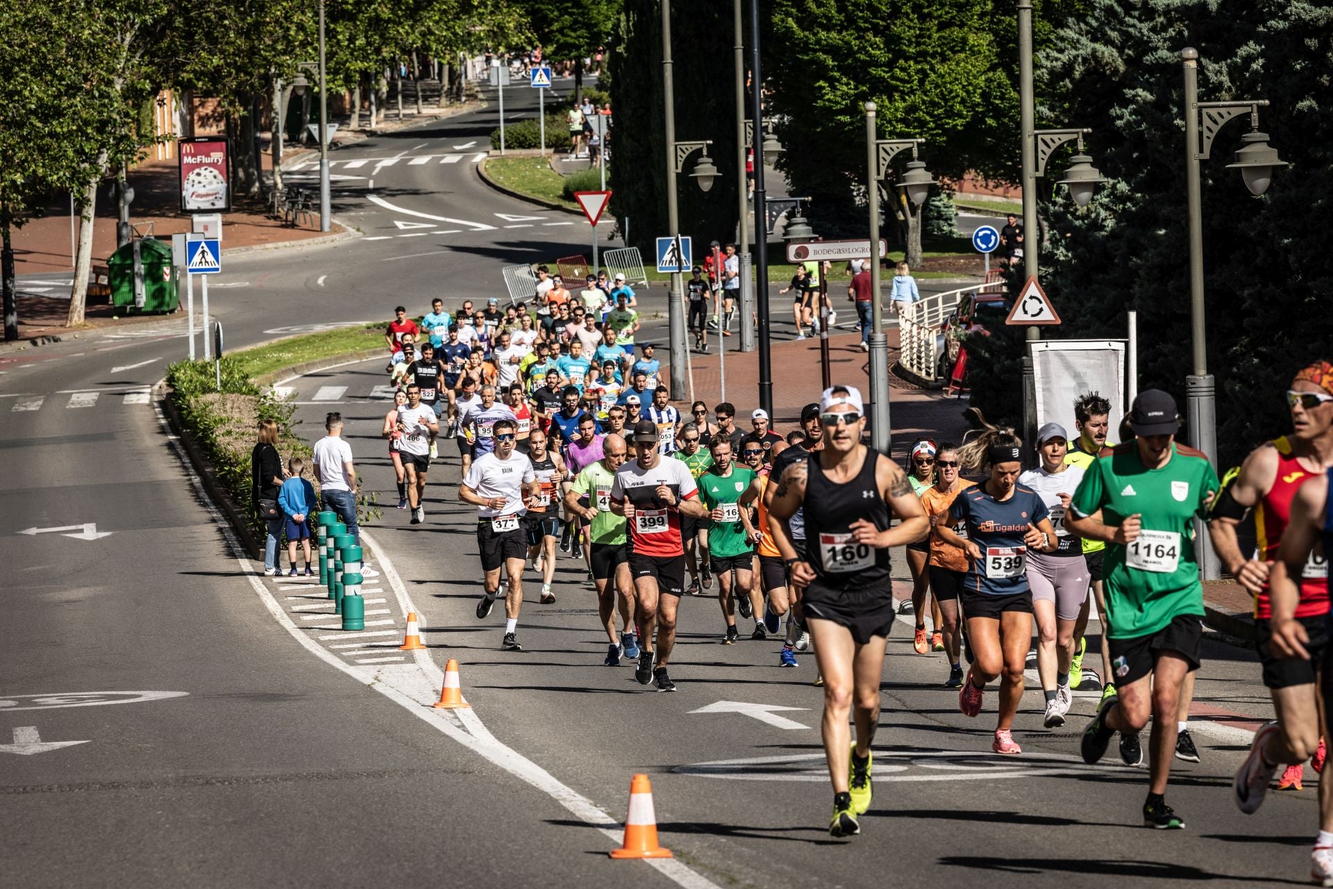 Las imágenes de la salida y la carrera de la Media Maratón de La Rioja