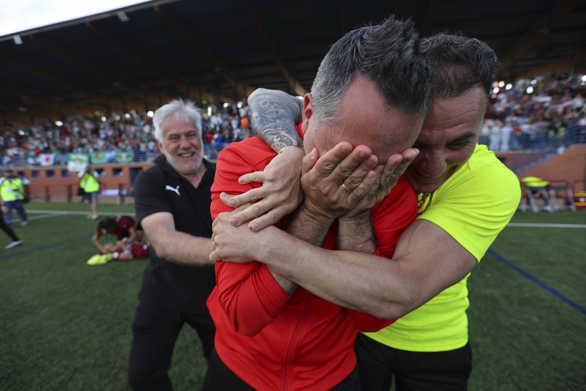 Explosión de alegría por el ascenso del DUX