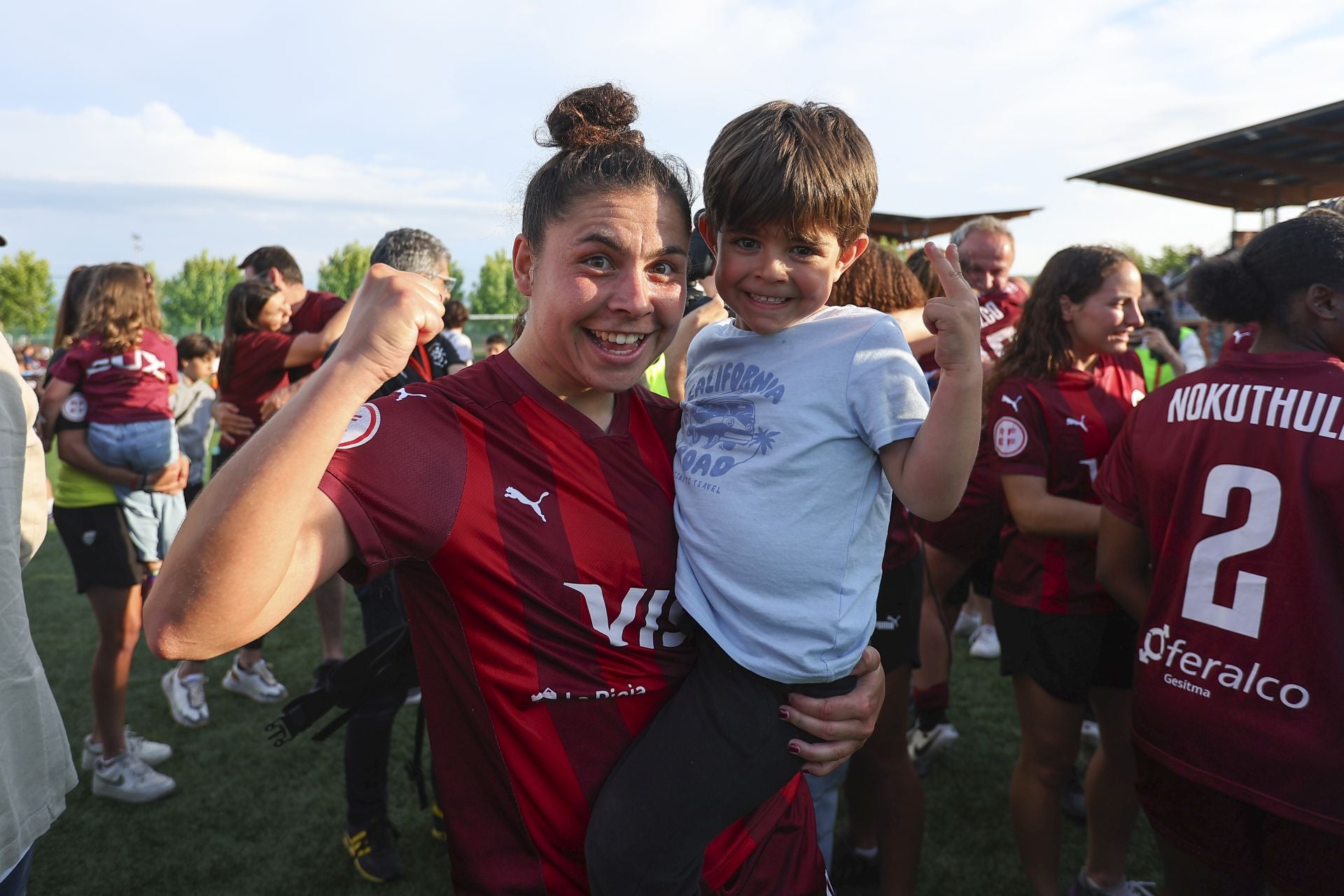Explosión de alegría por el ascenso del DUX