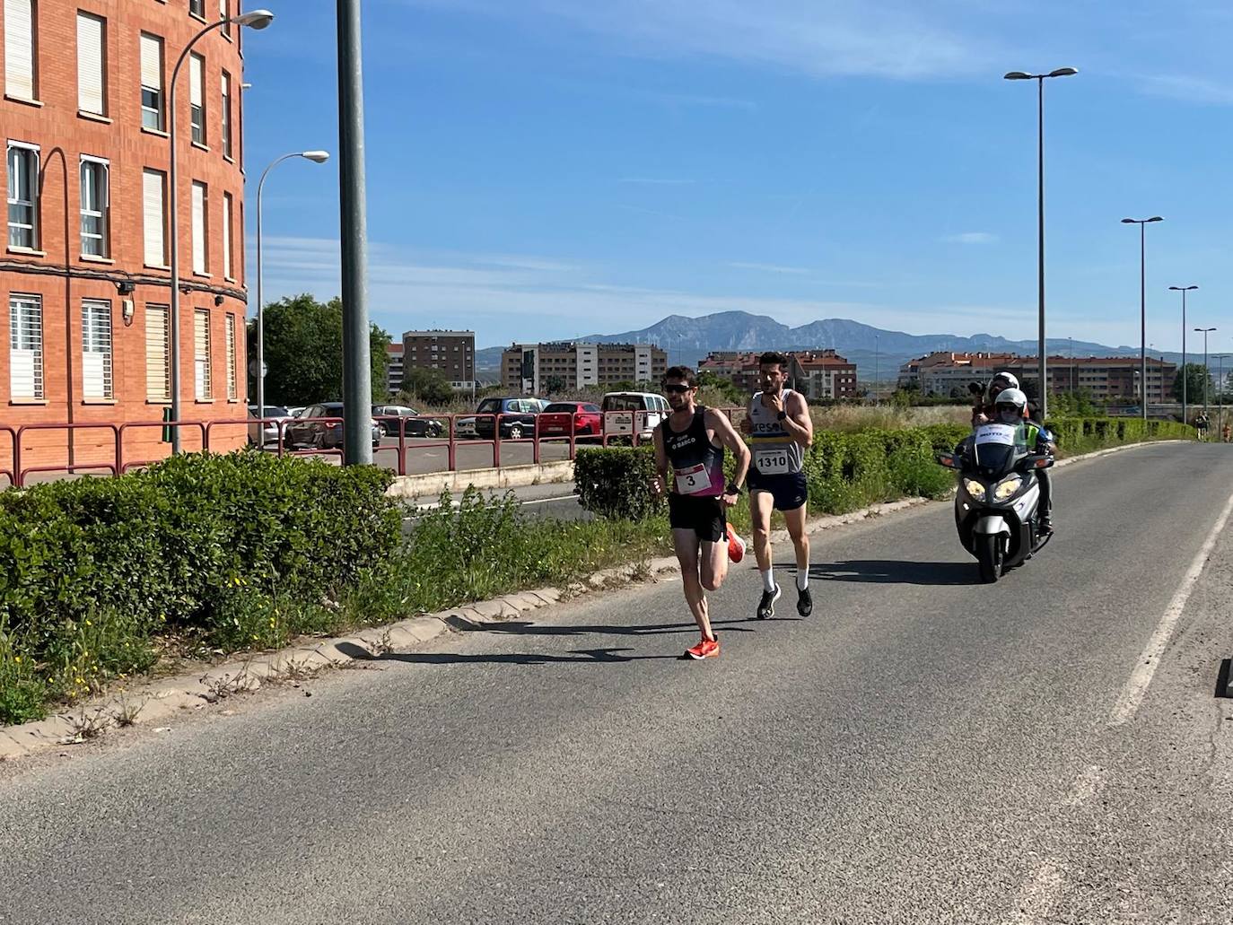 Las imágenes de la salida y la carrera de la Media Maratón de La Rioja
