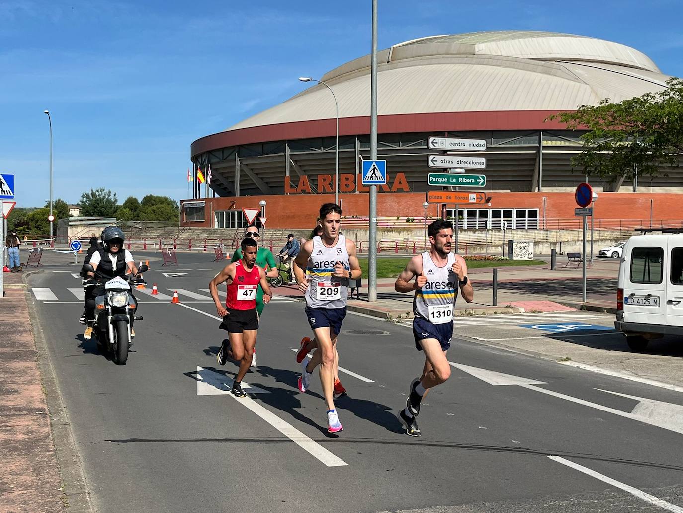 Las imágenes de la salida y la carrera de la Media Maratón de La Rioja