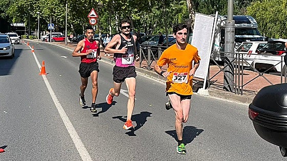 Iván Asensio y Gurutze Frades estrenan podio en la Media Maratón de La Rioja