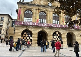 Imagen de archivo de la fachada del Ayuntamiento de Haro.
