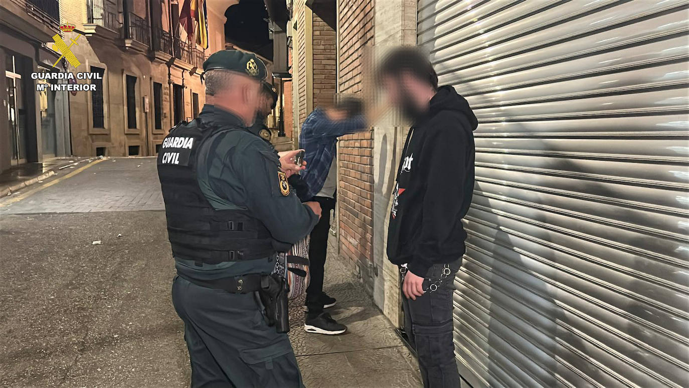 Las imágenes del operativo de la Guardia Civil en Alfaro