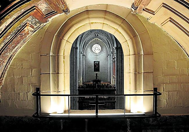 Una de las ventanas del triforio desde donde se puede observar el coro de la catedral.