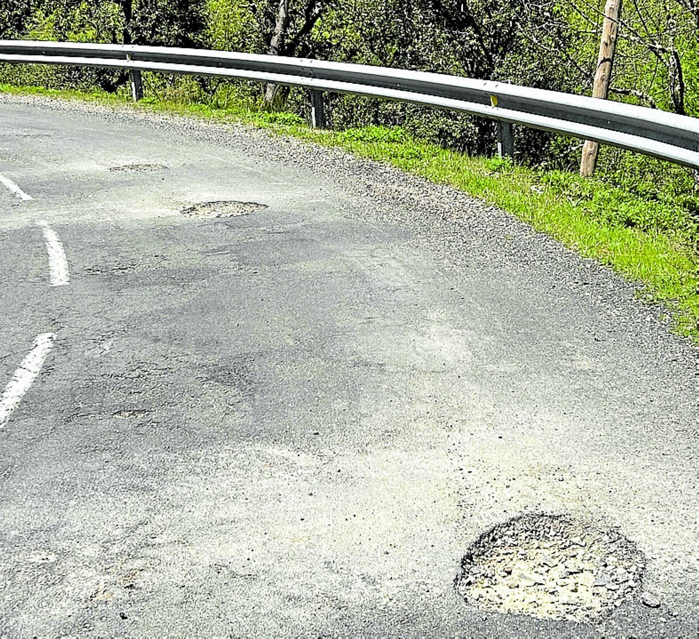 Estado que presenta el firme de la LR-232.