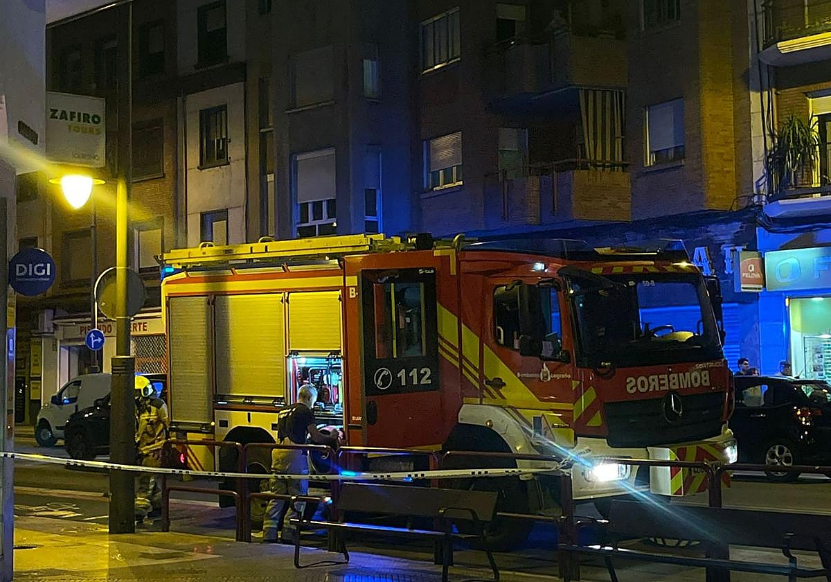 Los Bomberos de Logroño han sofocado un fuego en la calle Rey Pastor.