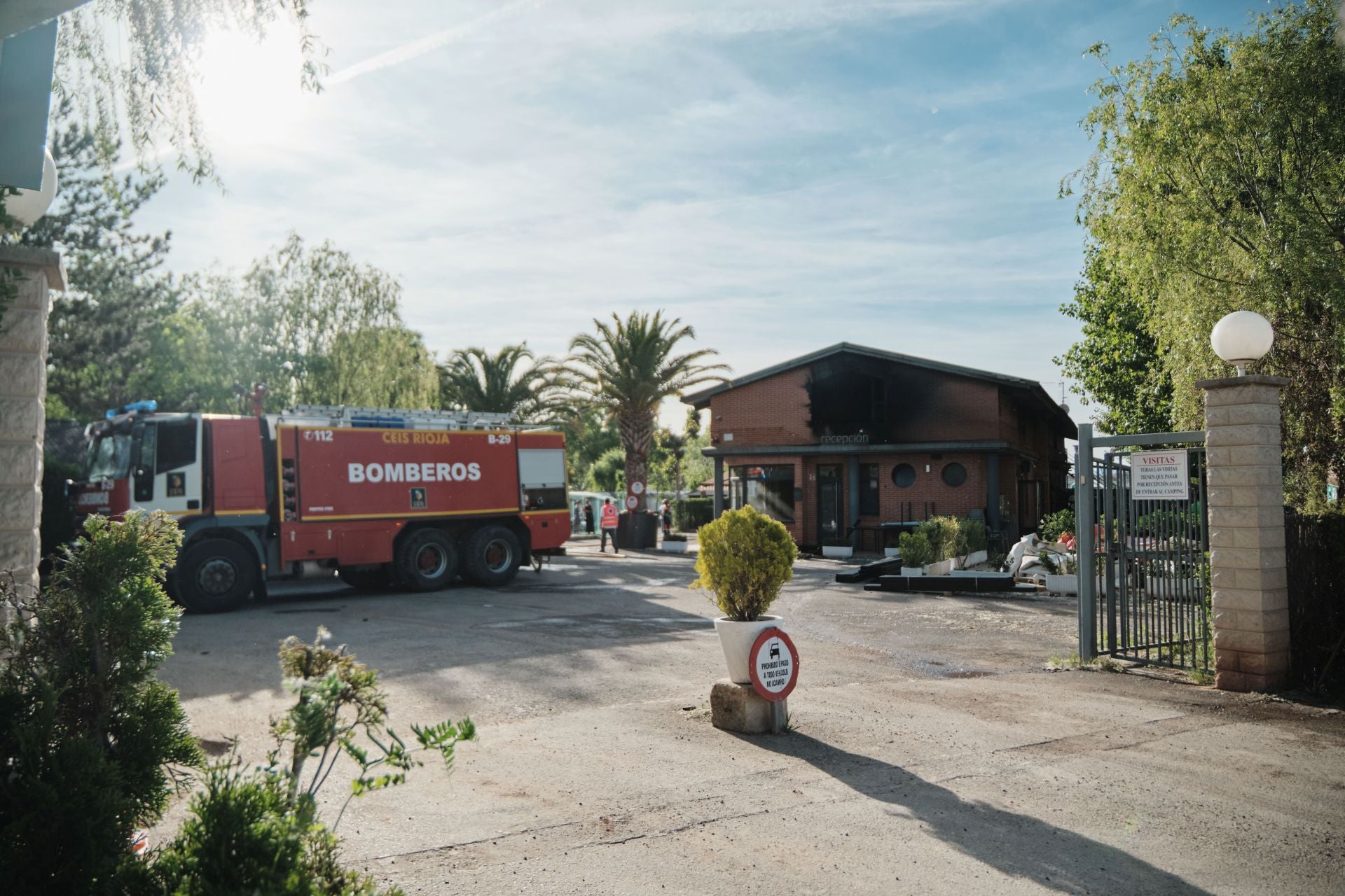 Las imágenes del incendio del camping de Navarrete