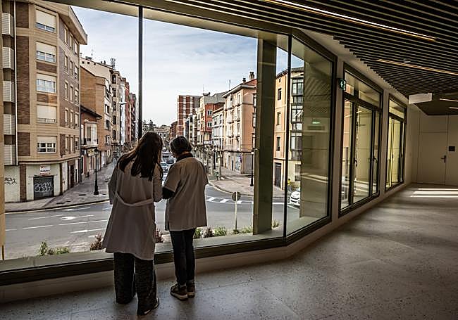 Profesionales en el nuevo centro de salud del Casco Antiguo logroñés.