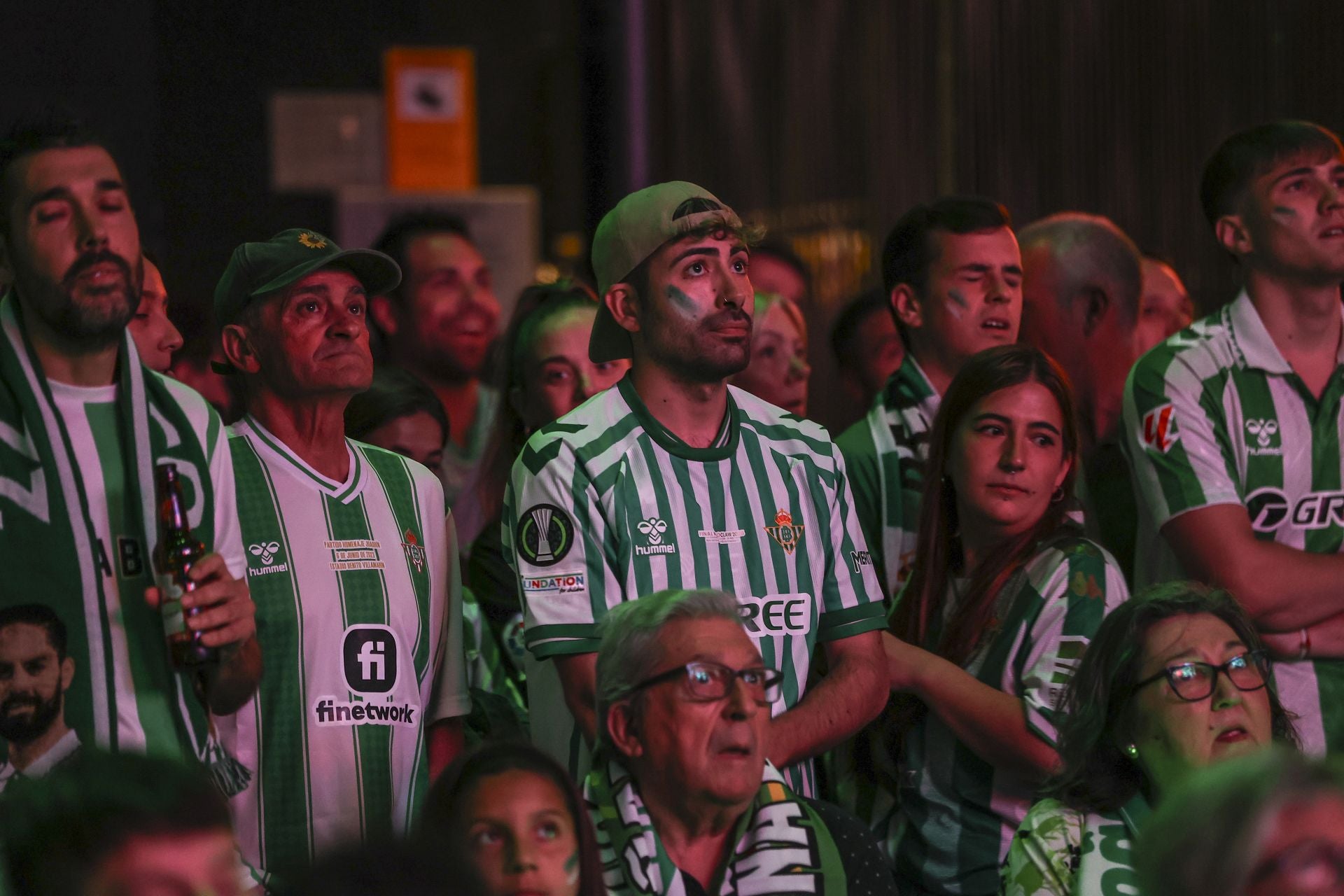 La Peña Bética de Logroño vive con pasión la final de la Conference League