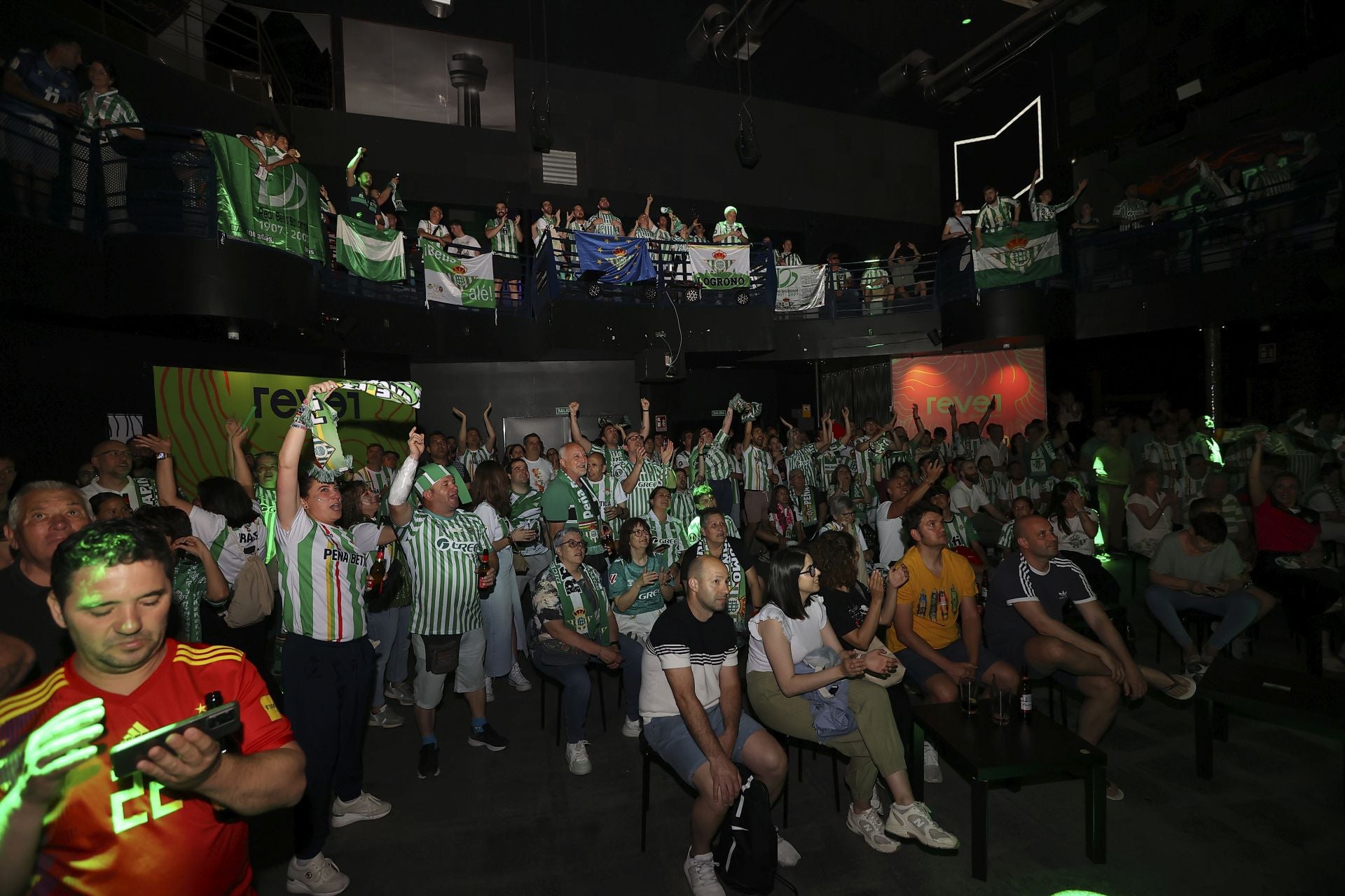 La Peña Bética de Logroño vive con pasión la final de la Conference League