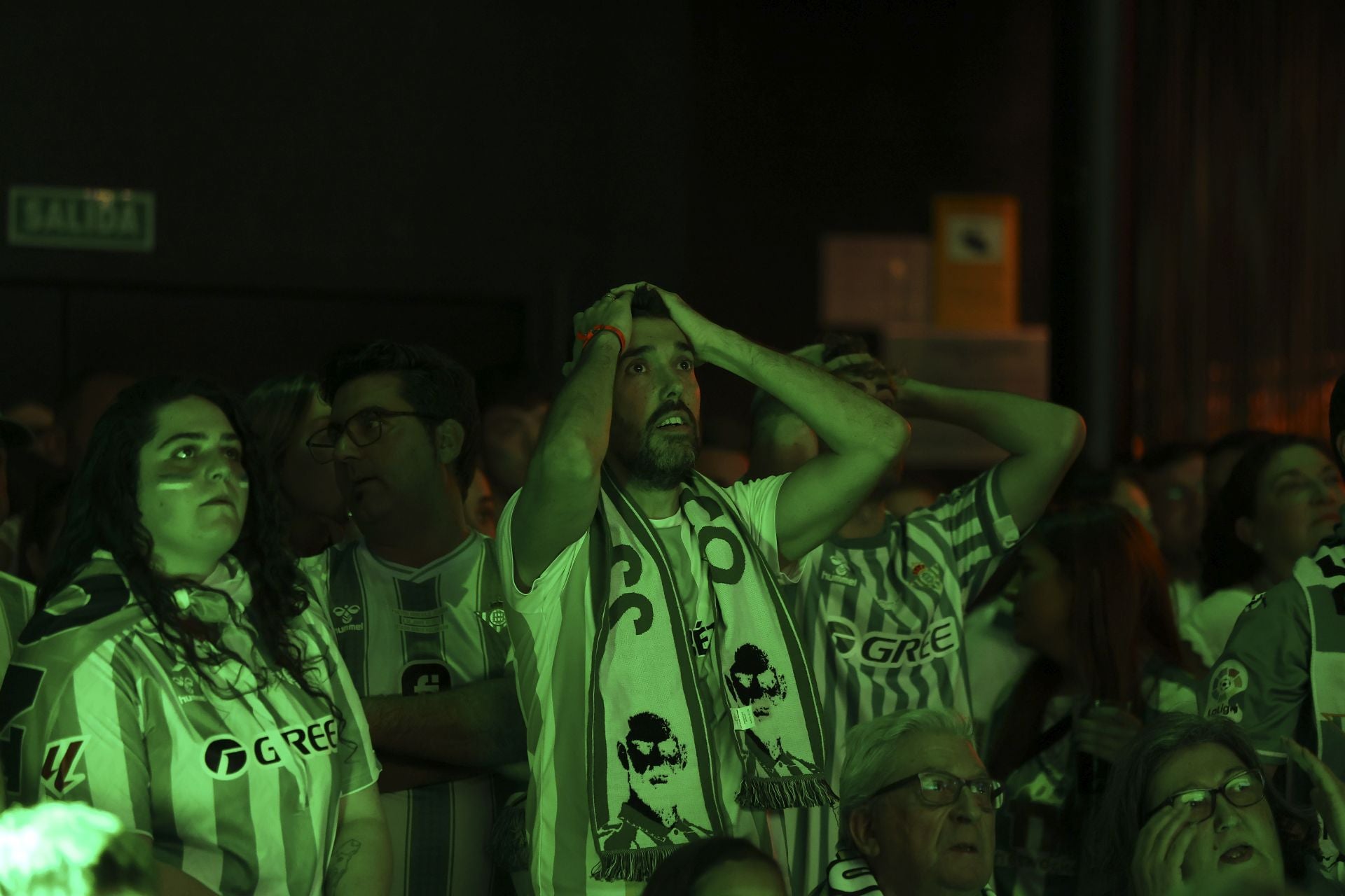 La Peña Bética de Logroño vive con pasión la final de la Conference League