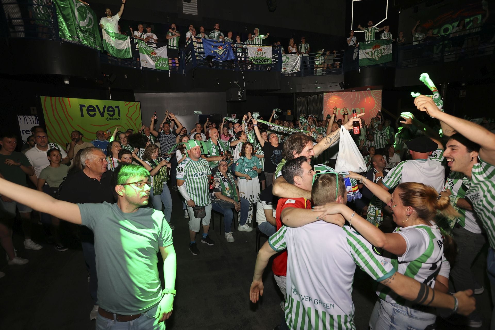 La Peña Bética de Logroño vive con pasión la final de la Conference League