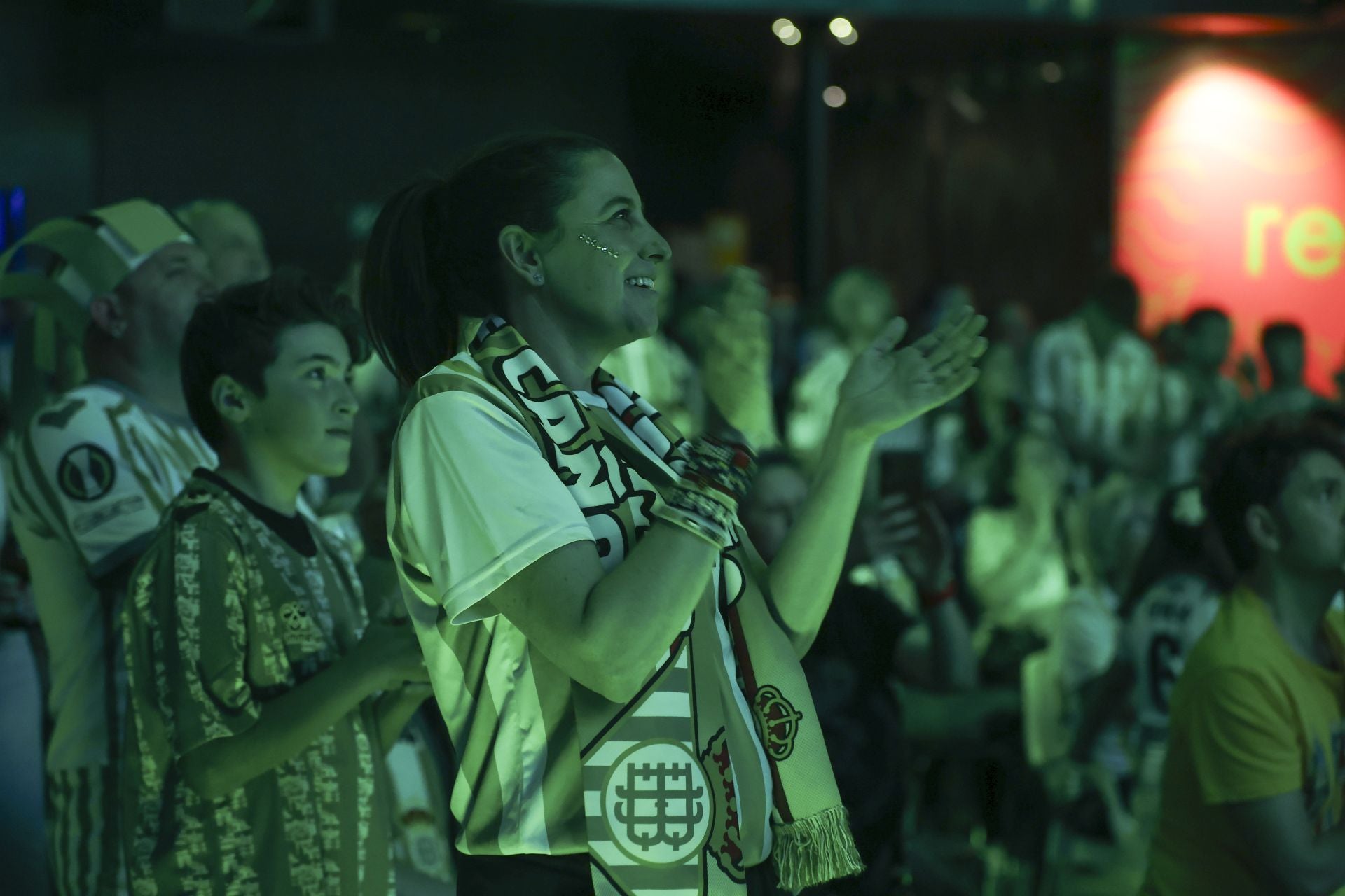 La Peña Bética de Logroño vive con pasión la final de la Conference League