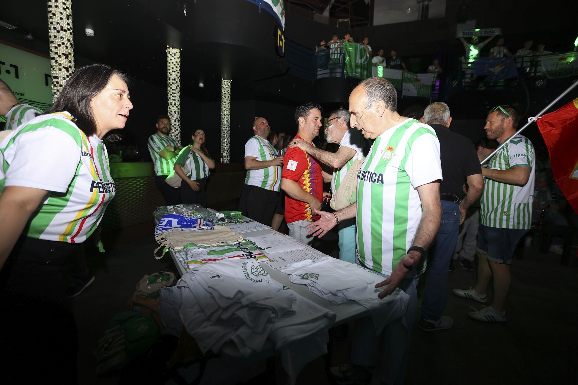La Peña Bética de Logroño vive con pasión la final de la Conference League