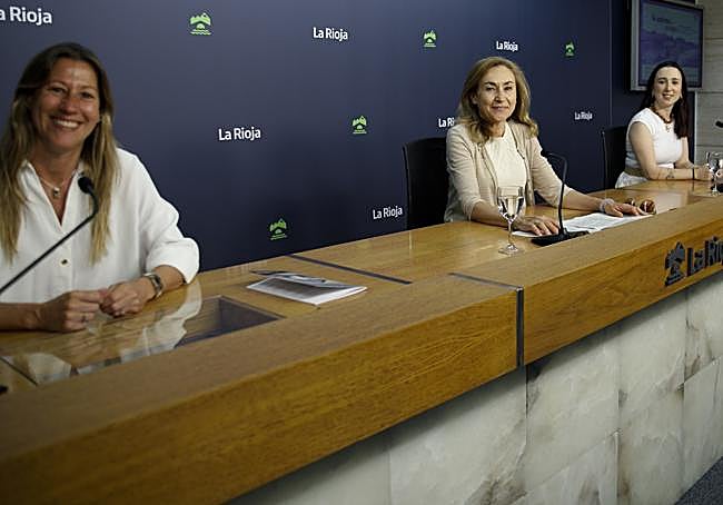 Marta Gómez, María Martín y Lourdes Ezcurra, en su comparecencia de este viernes.