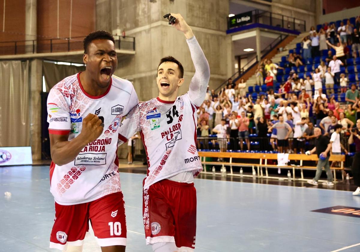 Modi y David Cadarso celebran el triunfo sobre el Ademar.