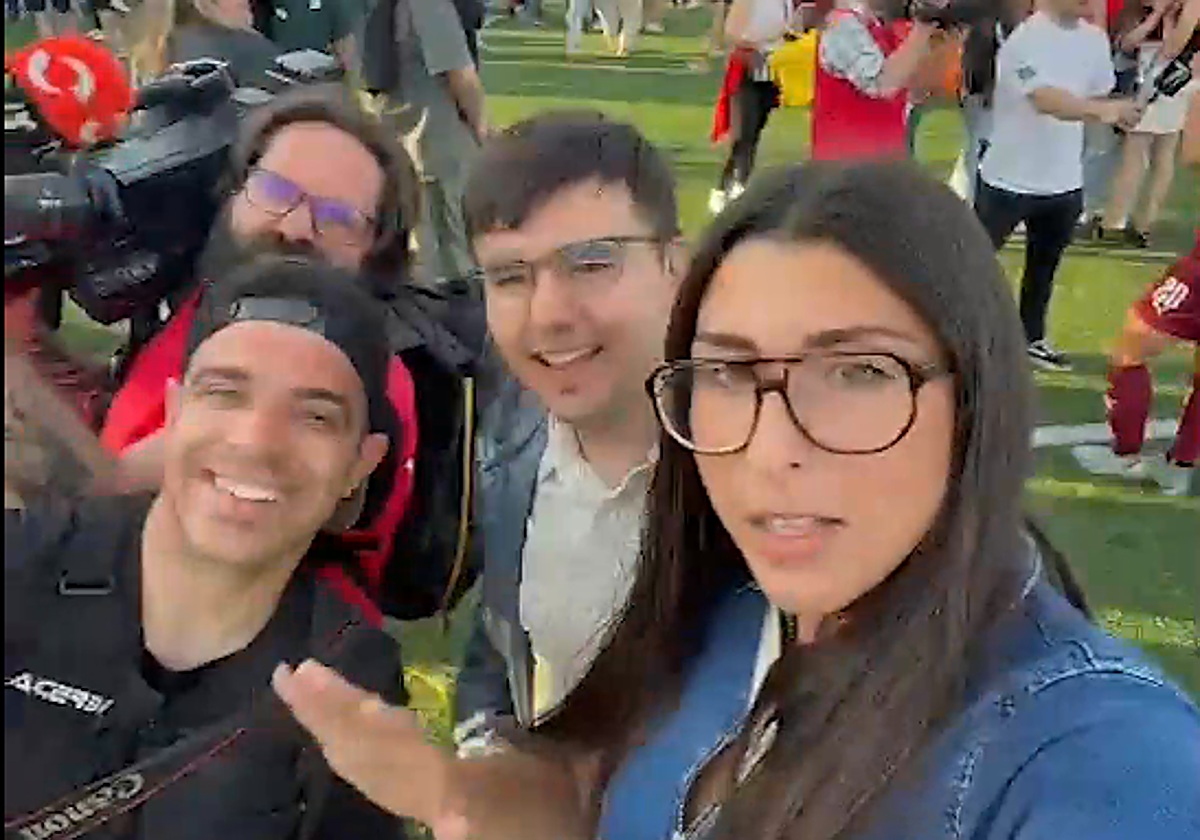 Algunos de los redactores y fotógrafos que participaron en la cobertura.