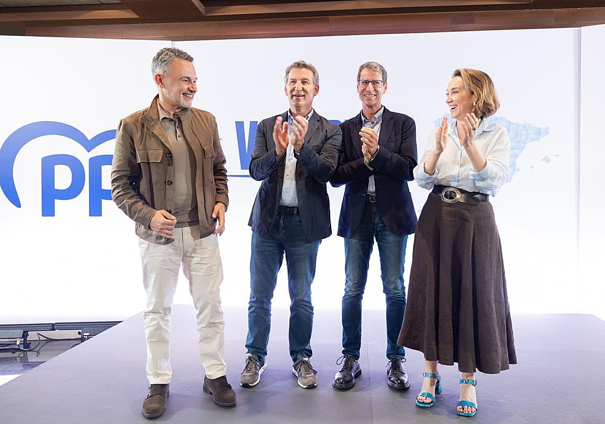 Imagen principal - Feijóo pide en Logroño «una revolución liberal» que traiga un «gobierno decente»