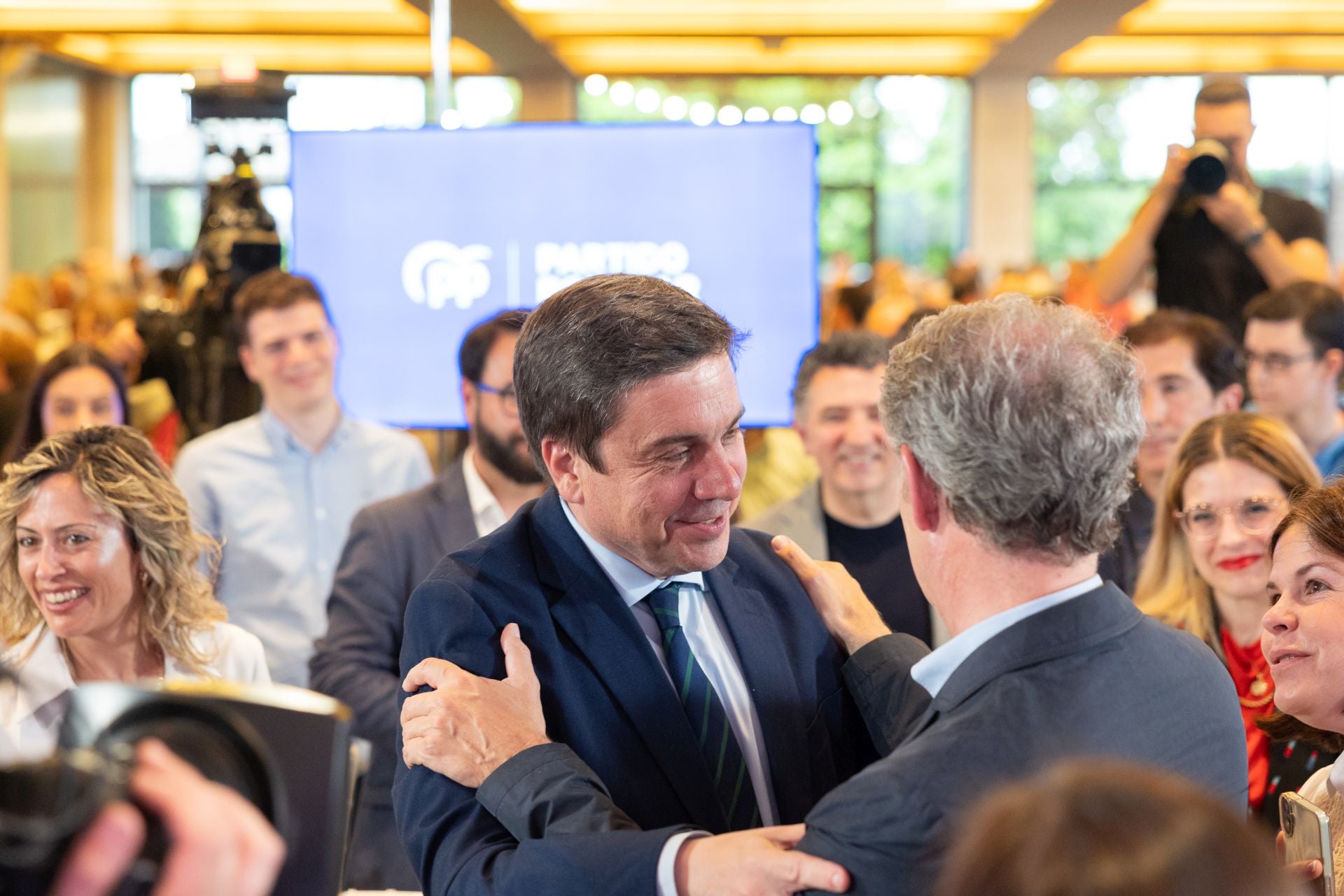 Imágenes de la visita del líder del PP a Logroño