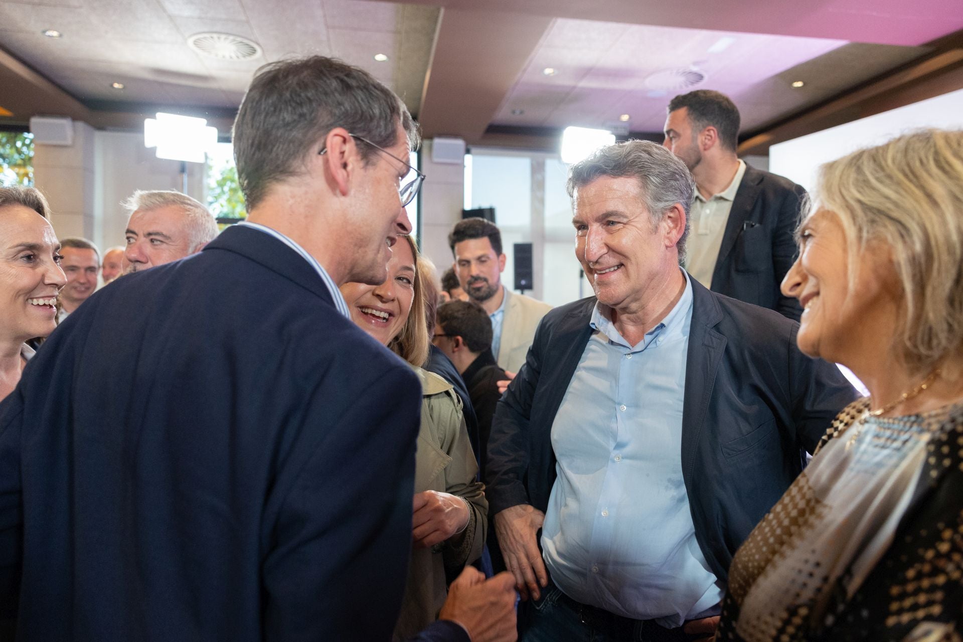 Imágenes de la visita del líder del PP a Logroño