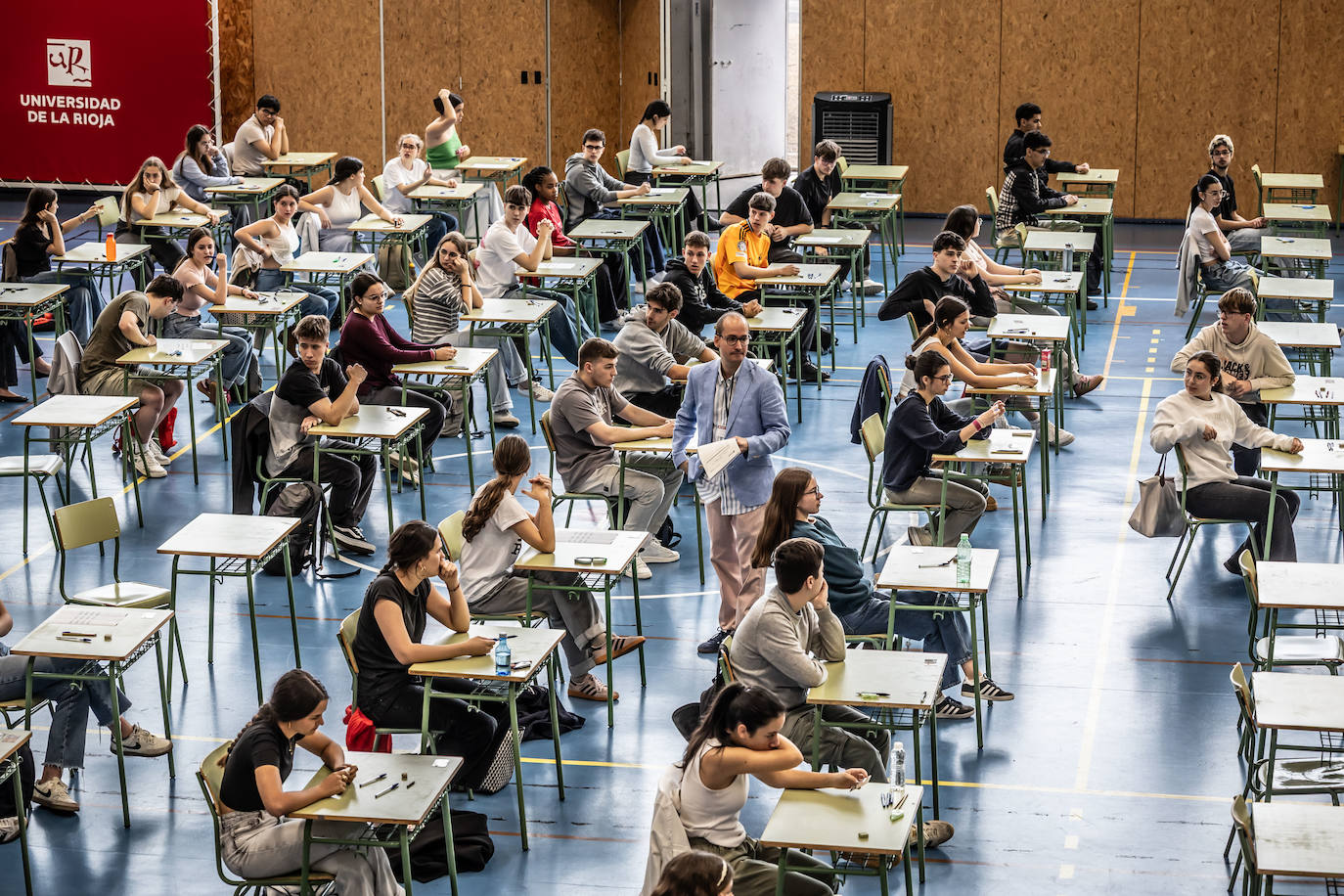 Las imágenes del primer día de la PAU en la UR
